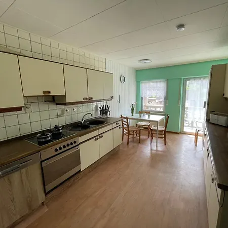 Monteurwohnung, 4 Schlafzimmer *